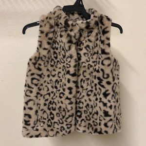 girls beautiful leopard faux fur vest - like new!!